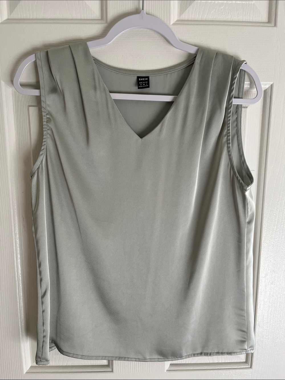 SHEIN Light Sage V-Neck Sleeveless Camisole